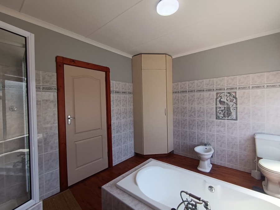 7 Bedroom Property for Sale in Tergniet Western Cape